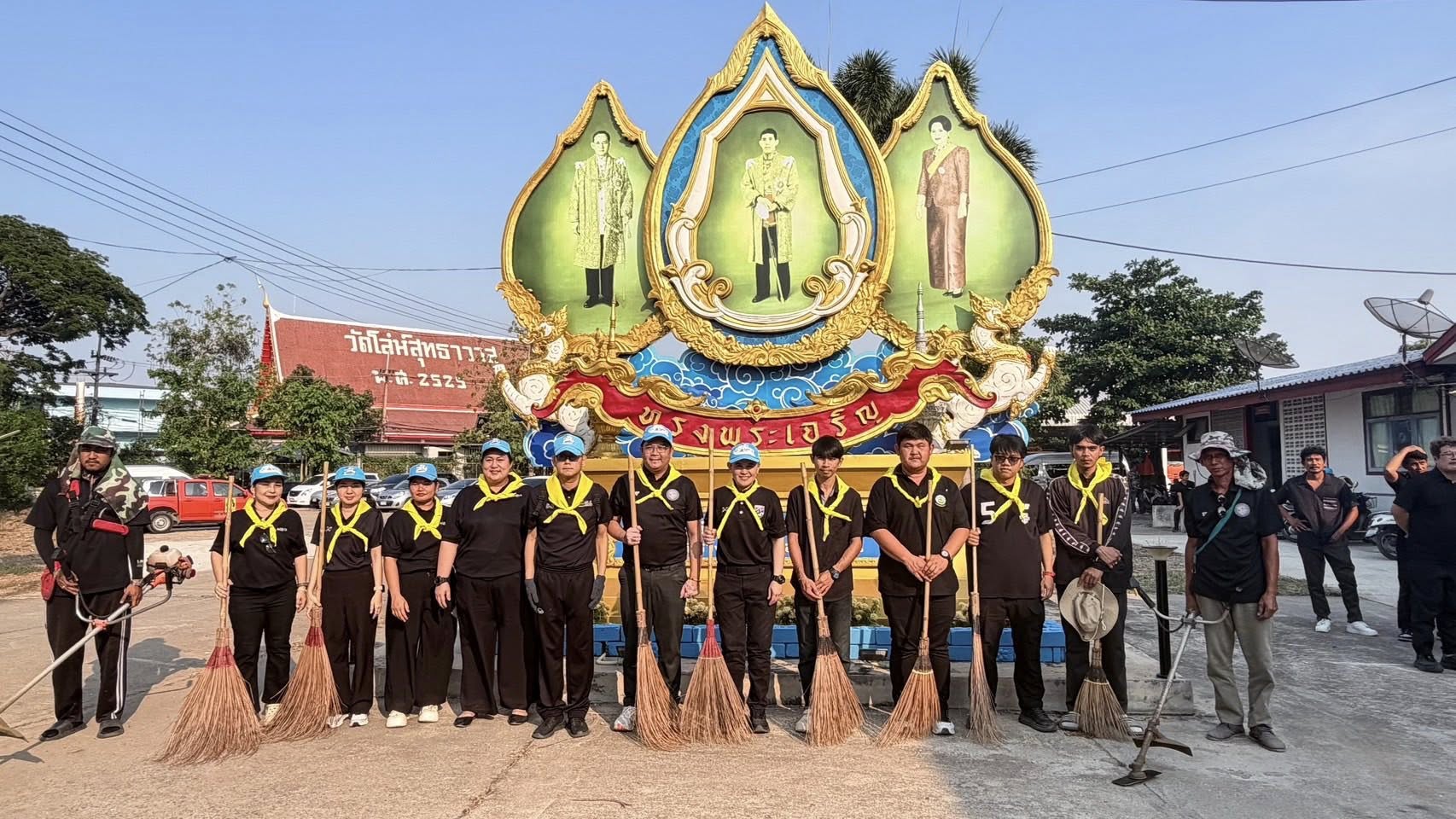 title - ส.ป.ก.อ่างทอง ร่วมจิตอาสา “ผู้ว่าฯ พาเก็บขยะ อ่างทองเมืองสะอาด น่าอยู่ น่ายล ประชาชนมีส่วนร่วม” ประจำปี 2569